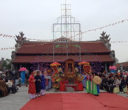 le-hoi-xuan-truyen-thong-chua-thang-phuc