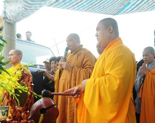 le-rot-dong-duc-tuong-bo-tat-chuan-de-chua-long-son