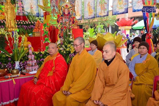 Thượng tọa Thích Quảng Minh chia sẻ tại buổi lễ cầu siêu