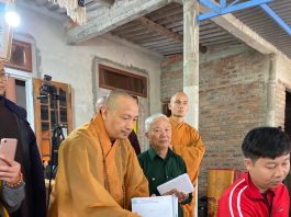 pg-huyen-tien-lang-trao-tang-1-300-suat-qua-cho-ba-con-vung-lu-tinh-quang-tri -2