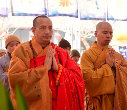 huyen-tien-lang-to-chuc-cau-sieu-cho-phat-tu-qua-co-nham-giao-duc-dao-hieu (2)