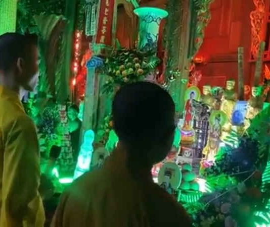 chua-thang-phuc-toi-nay-tuong-niem-dong-bao-tu-vong-chien-si-hy-sinh-vi-dich-benh-covid-19