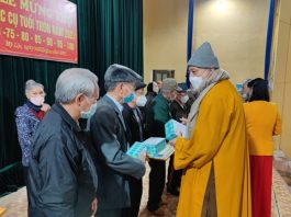 ban-tri-su-huyen-tien-lang-trao-300-phan-qua (8)