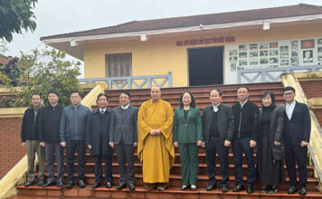 Tiếp phó chủ tịch nước dâng hương tưởng niệm bác Tôn tuong-niem-bac-ton-3